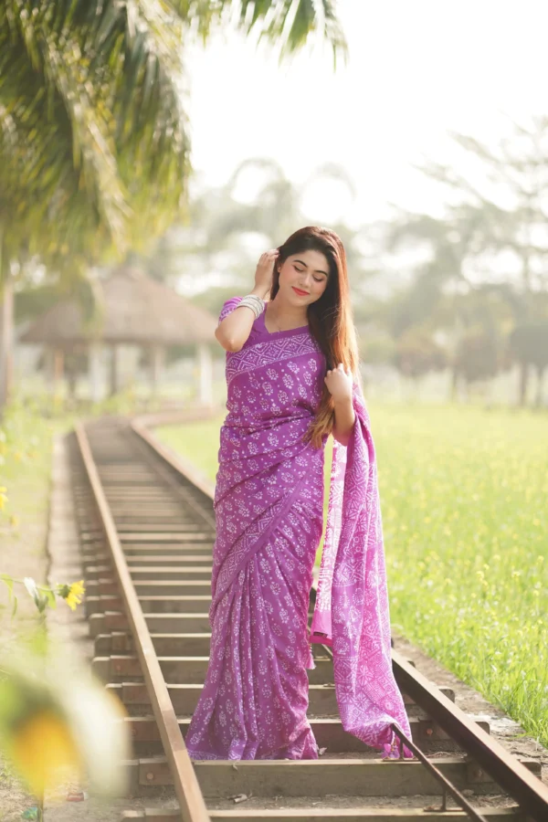 Falgun Batik Silk Sharee - Image 3